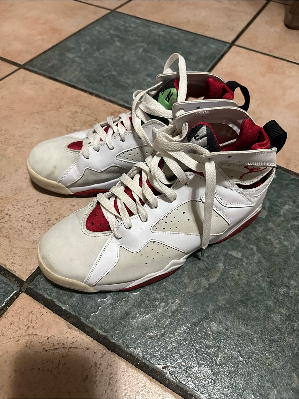 Jordan mens basketball shoes size 9. $120 for all.